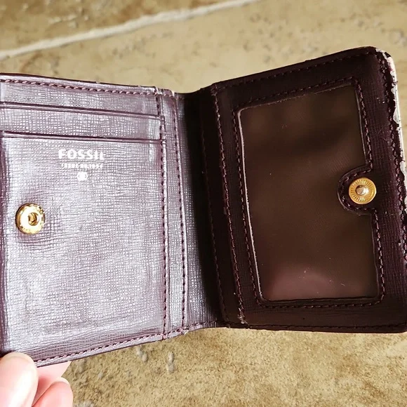 Fossil Polka Dot Small Wallet - Picture 4 of 9